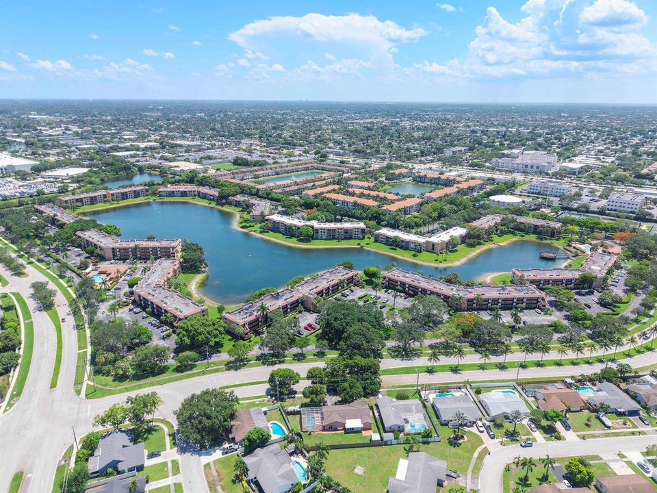 5828 Coral Lake Dr u304_019