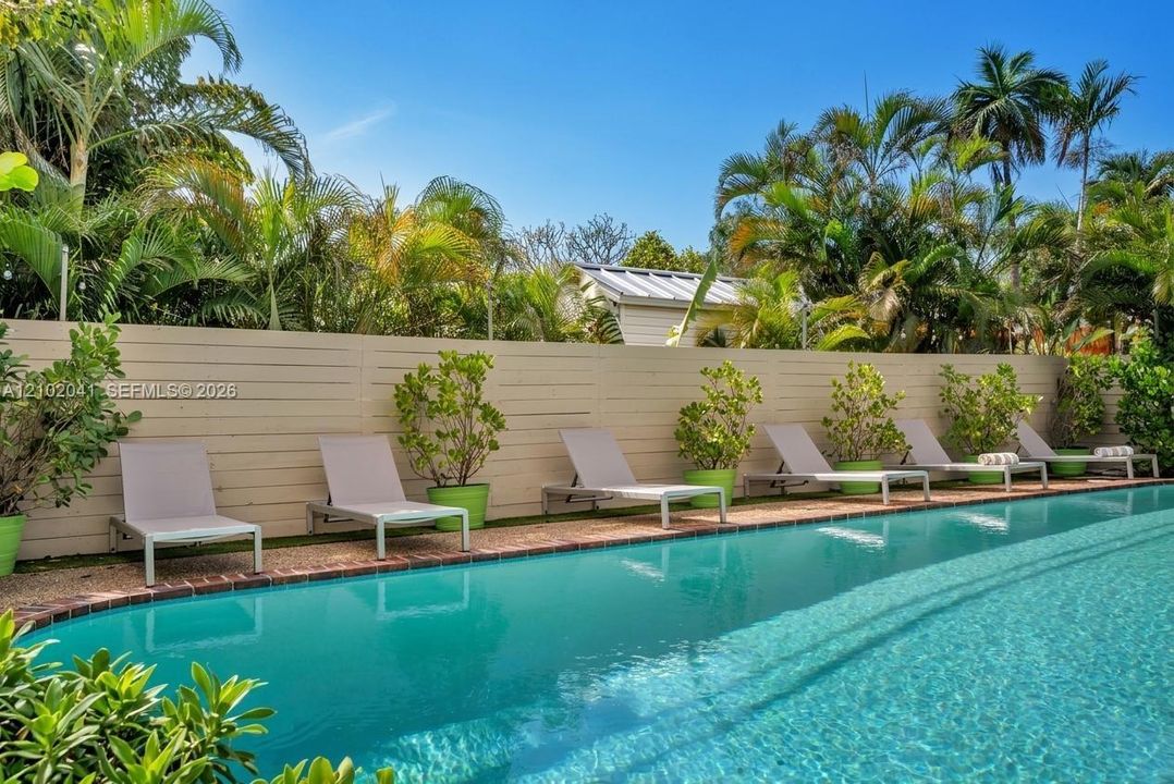 En Renta: $8,499 (5 camas, 3 baños, 2320 Pies cuadrados)