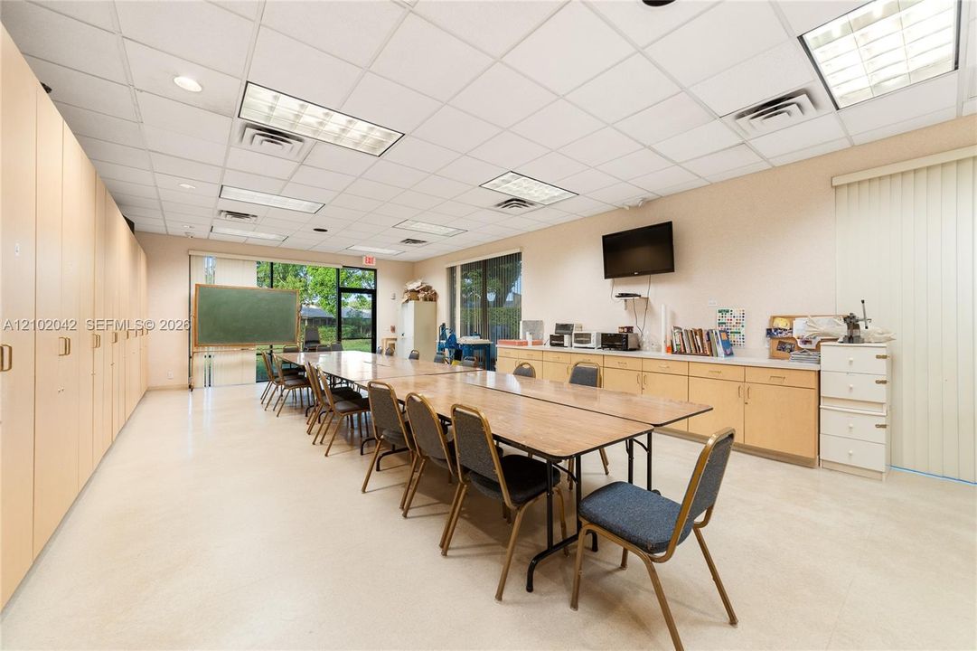 На продажу: $295,000 (2 спален, 2 ванн, 1631 Квадратных фут)