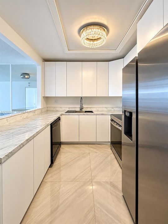 For Rent: $1,990 (1 beds, 1 baths, 828 Square Feet)