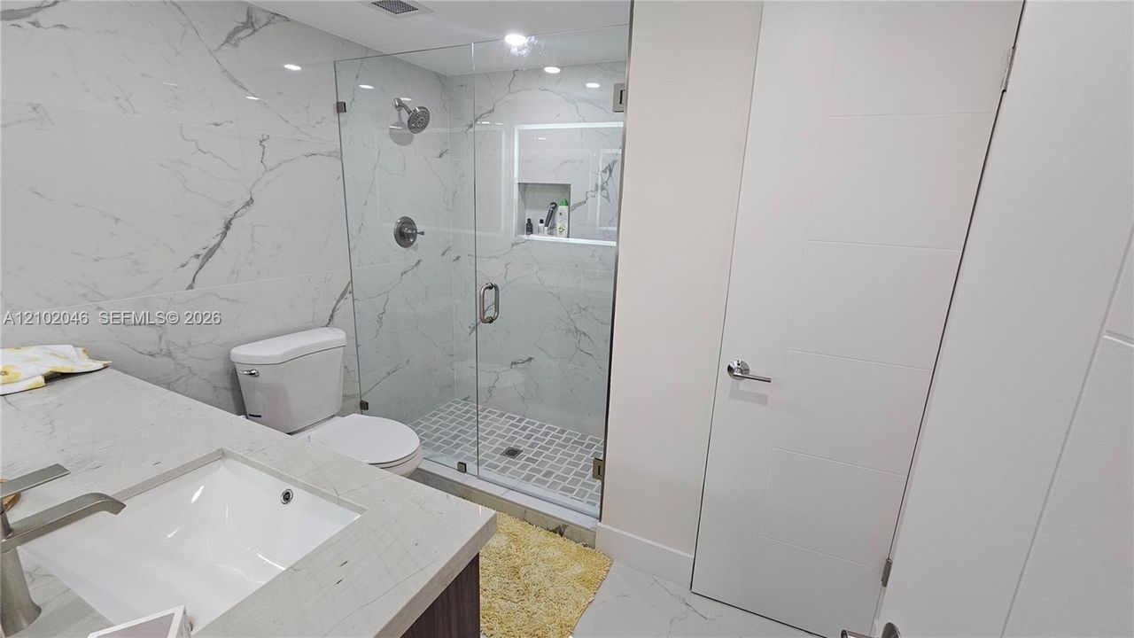 В аренду: $5,500 (2 спален, 2 ванн, 1275 Квадратных фут)