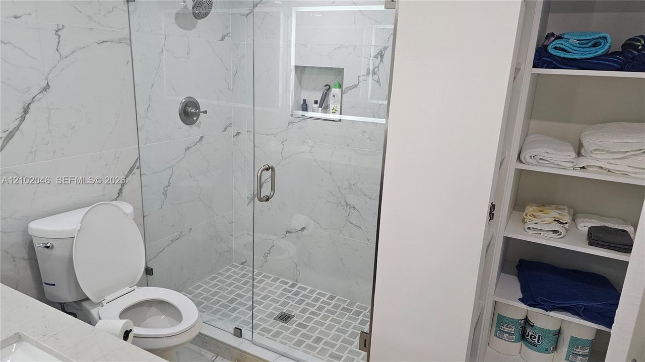 В аренду: $5,500 (2 спален, 2 ванн, 1275 Квадратных фут)