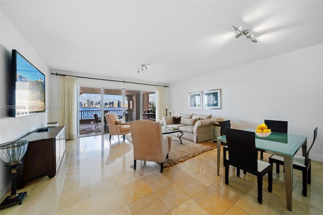 En Renta: $19,900 (2 camas, 2 baños, 1950 Pies cuadrados)