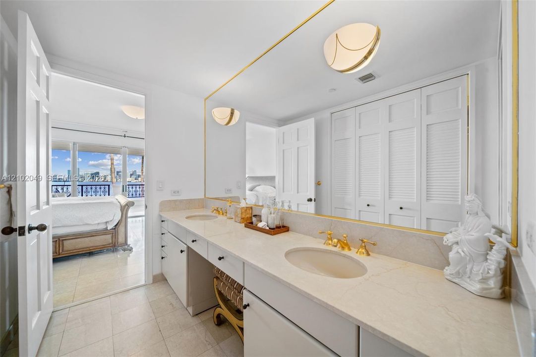 En Renta: $19,900 (2 camas, 2 baños, 1950 Pies cuadrados)