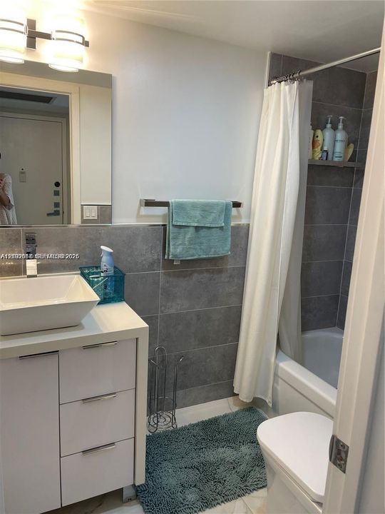 For Rent: $3,350 (2 beds, 2 baths, 1100 Square Feet)