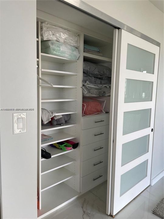 For Rent: $3,350 (2 beds, 2 baths, 1100 Square Feet)