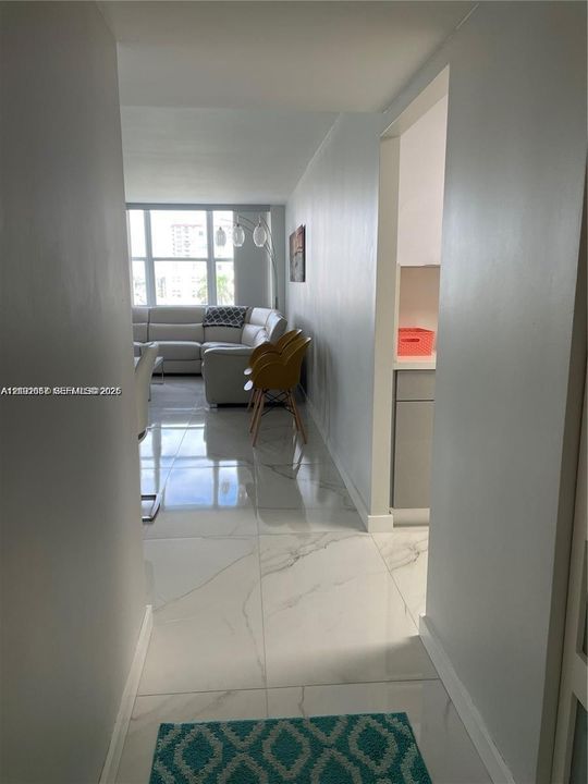 For Rent: $3,350 (2 beds, 2 baths, 1100 Square Feet)