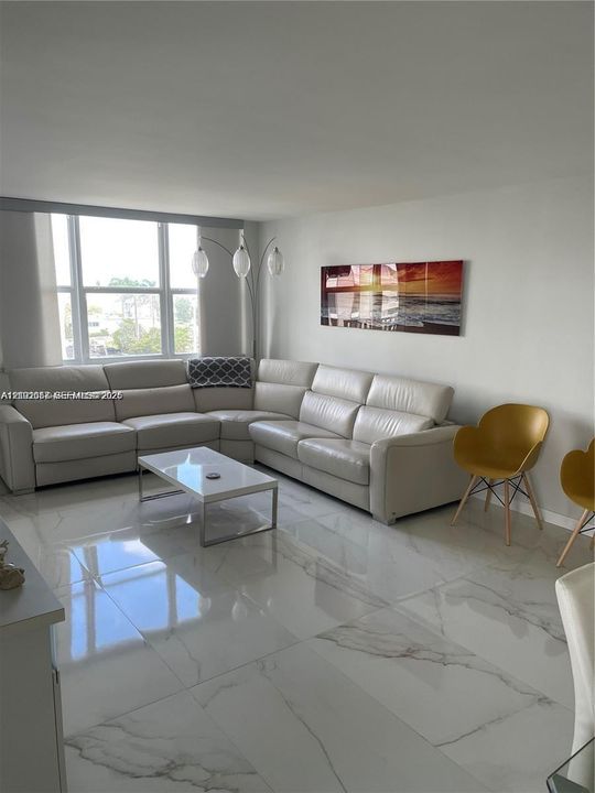 For Rent: $3,350 (2 beds, 2 baths, 1100 Square Feet)