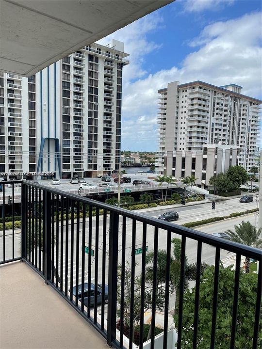 For Rent: $3,350 (2 beds, 2 baths, 1100 Square Feet)