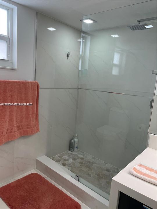 For Rent: $3,350 (2 beds, 2 baths, 1100 Square Feet)