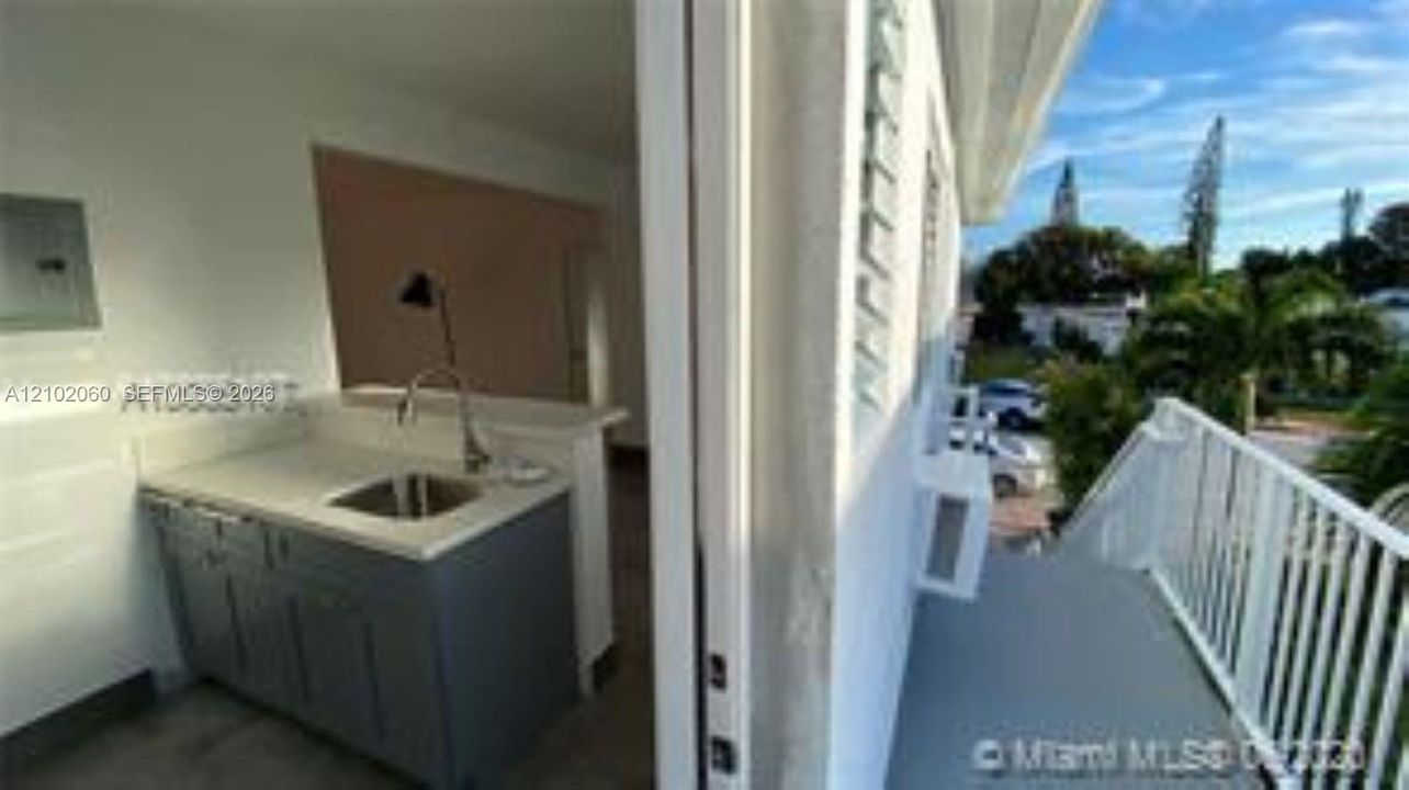 For Rent: $2,300 (2 beds, 1 baths, 4269 Square Feet)