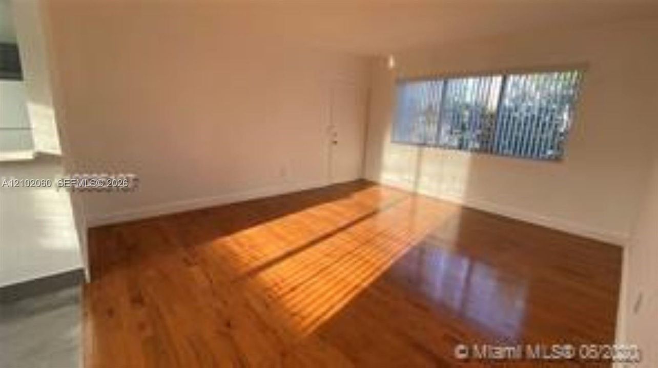 For Rent: $2,300 (2 beds, 1 baths, 4269 Square Feet)