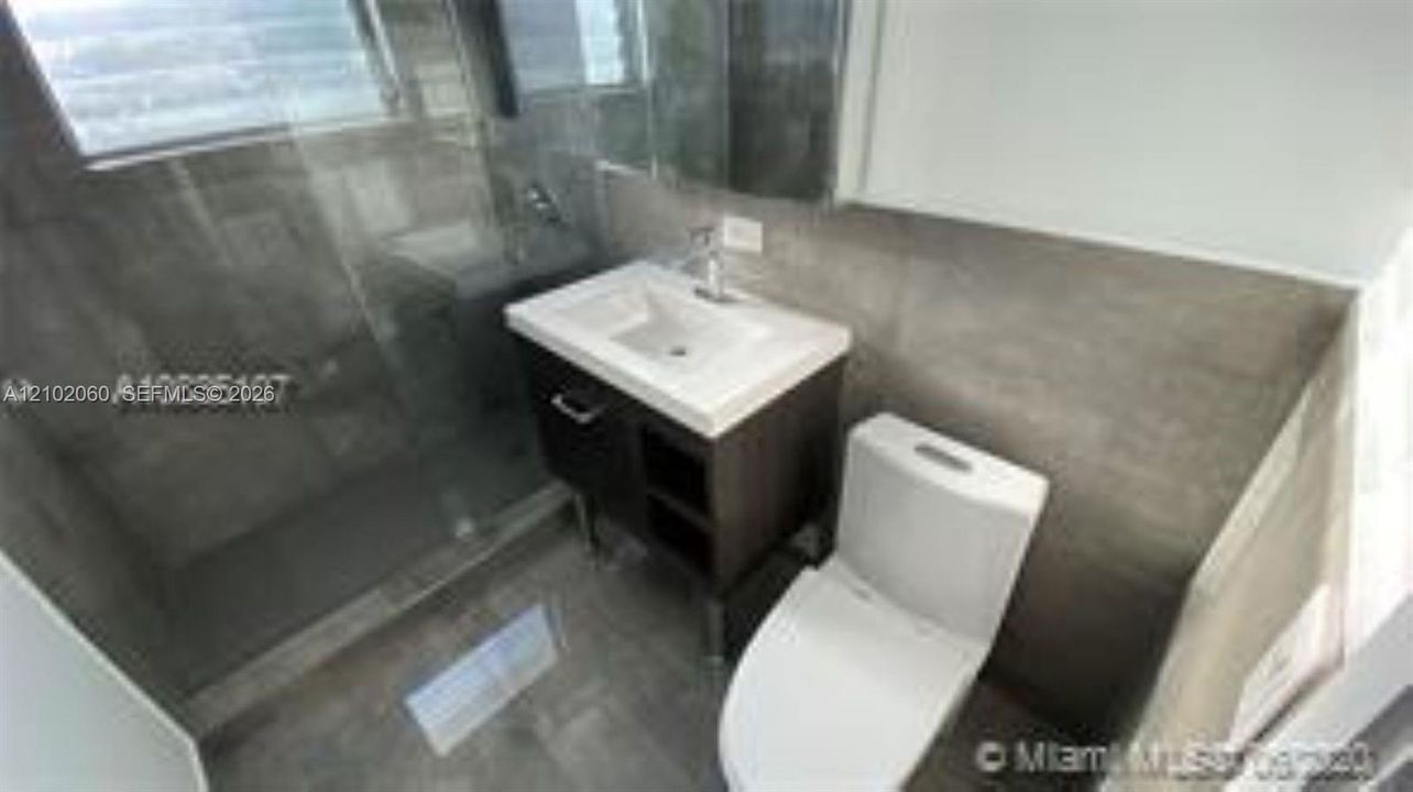 For Rent: $2,300 (2 beds, 1 baths, 4269 Square Feet)
