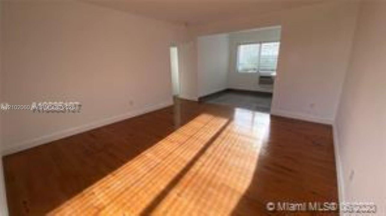 For Rent: $2,300 (2 beds, 1 baths, 4269 Square Feet)