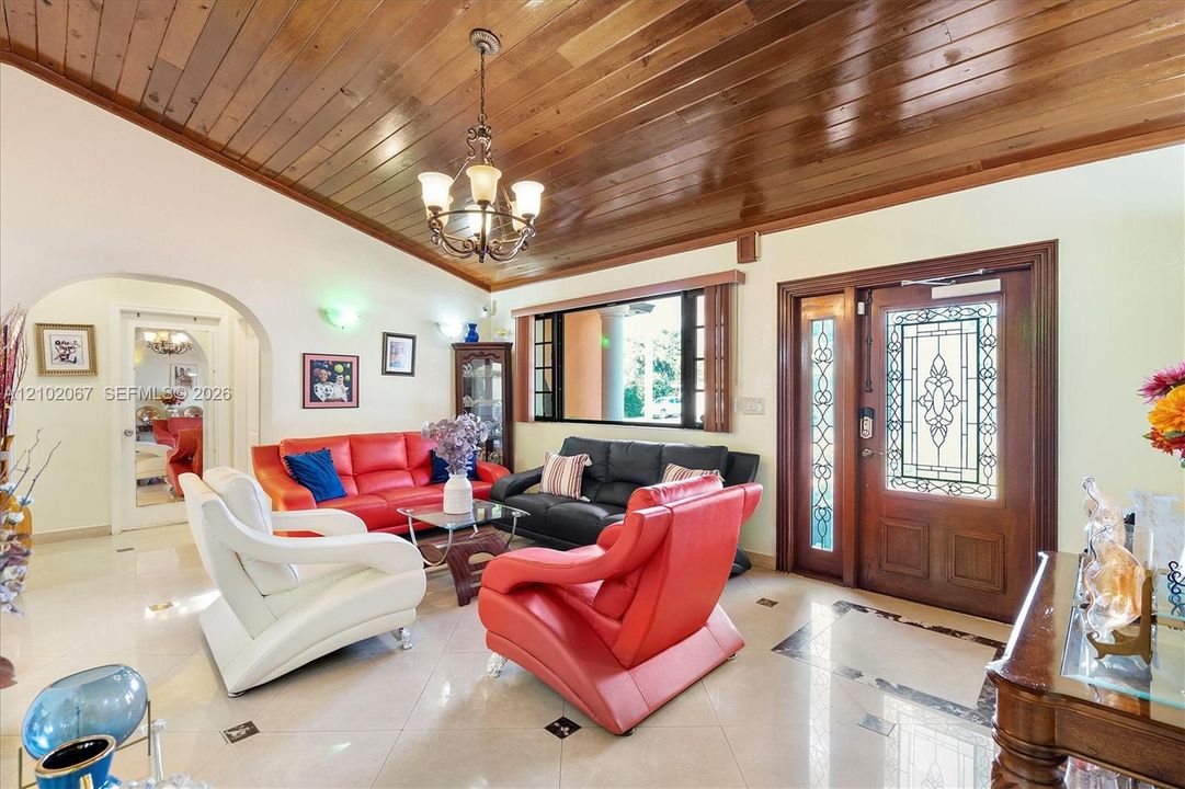 На продажу: $899,000 (4 спален, 4 ванн, 2216 Квадратных фут)
