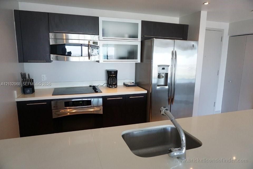 В аренду: $3,800 (2 спален, 2 ванн, 1079 Квадратных фут)
