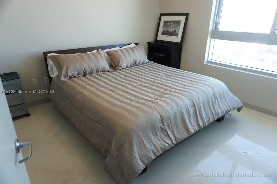 В аренду: $3,800 (2 спален, 2 ванн, 1079 Квадратных фут)
