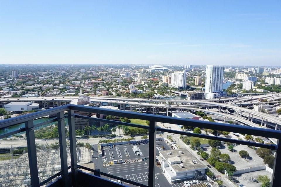 В аренду: $3,800 (2 спален, 2 ванн, 1079 Квадратных фут)