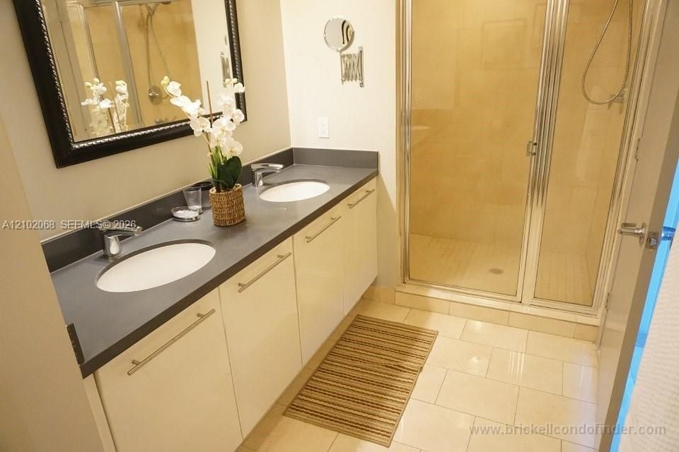 В аренду: $3,800 (2 спален, 2 ванн, 1079 Квадратных фут)