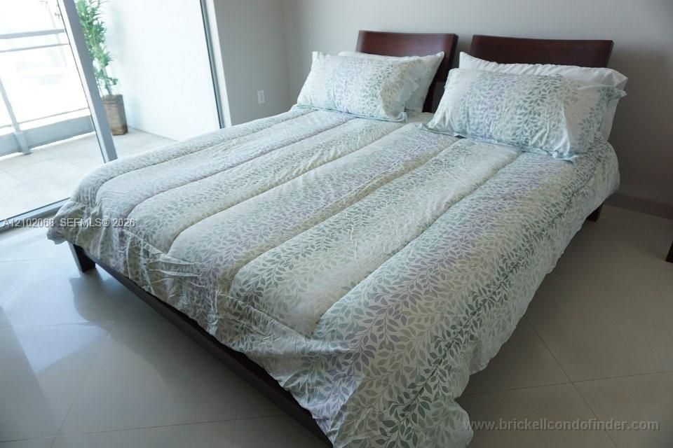 В аренду: $3,800 (2 спален, 2 ванн, 1079 Квадратных фут)