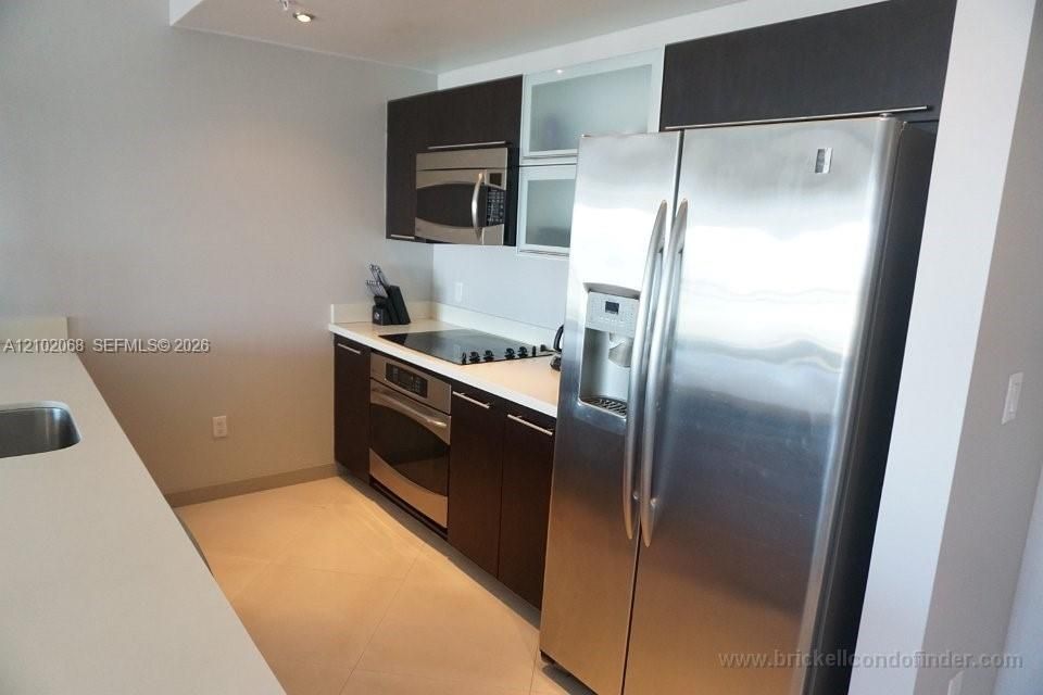 В аренду: $3,800 (2 спален, 2 ванн, 1079 Квадратных фут)