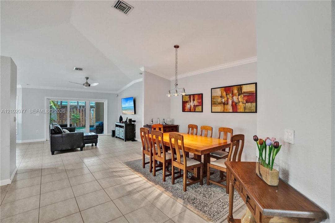 For Sale: $725,000 (3 beds, 2 baths, 1901 Square Feet)