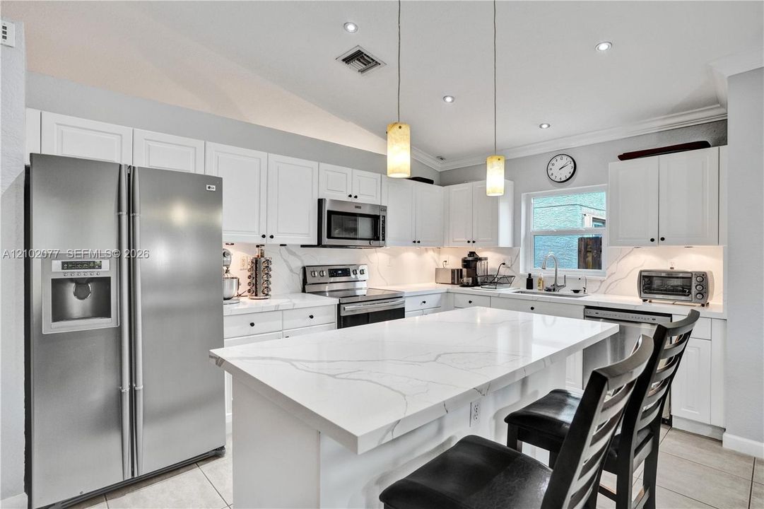For Sale: $725,000 (3 beds, 2 baths, 1901 Square Feet)