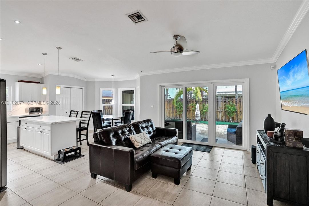For Sale: $725,000 (3 beds, 2 baths, 1901 Square Feet)