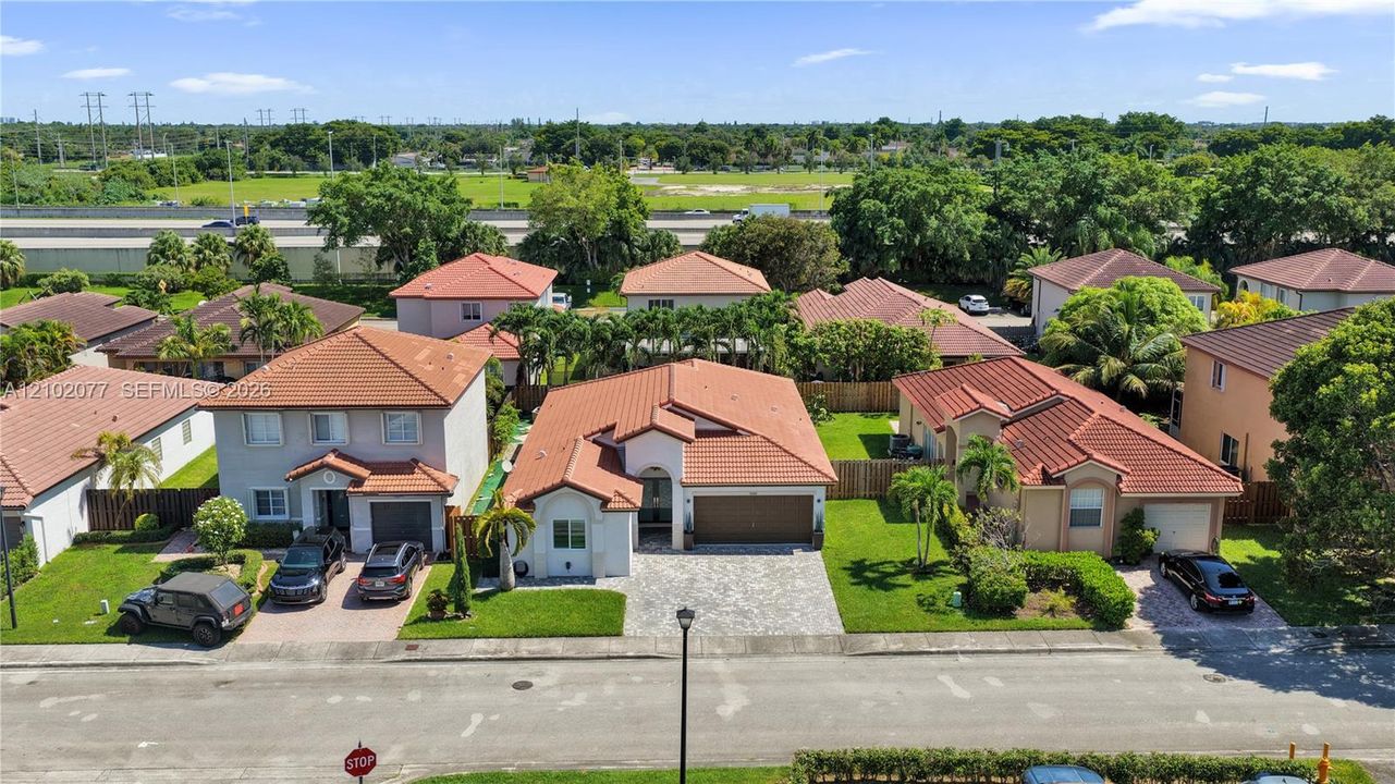 For Sale: $725,000 (3 beds, 2 baths, 1901 Square Feet)