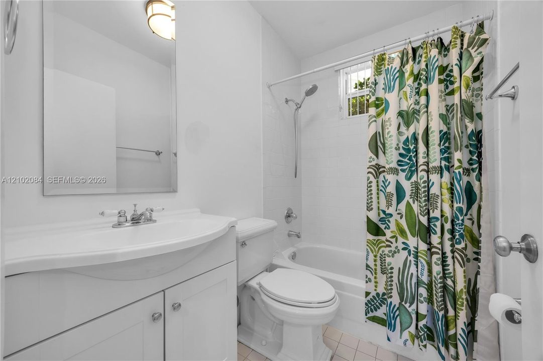 En Venta: $725,000 (2 camas, 2 baños, 1560 Pies cuadrados)