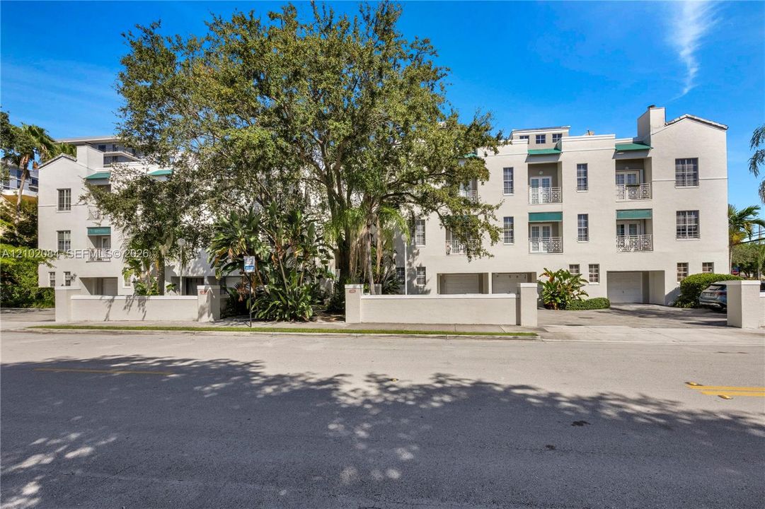 En Venta: $725,000 (2 camas, 2 baños, 1560 Pies cuadrados)