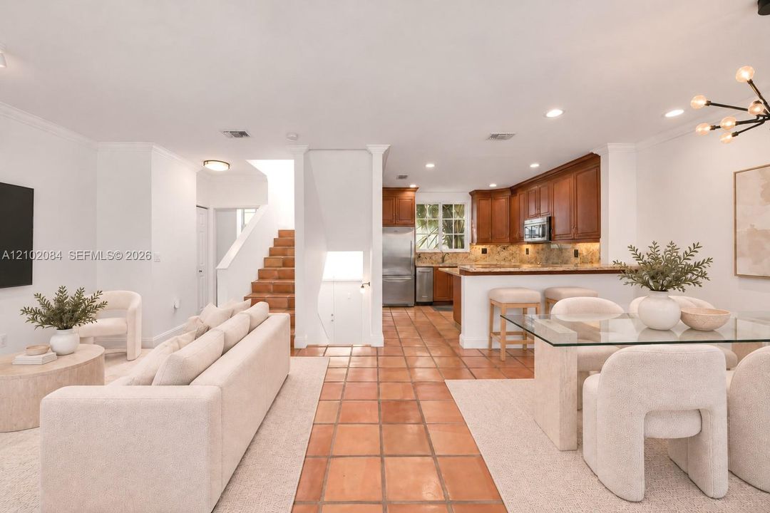 En Venta: $725,000 (2 camas, 2 baños, 1560 Pies cuadrados)