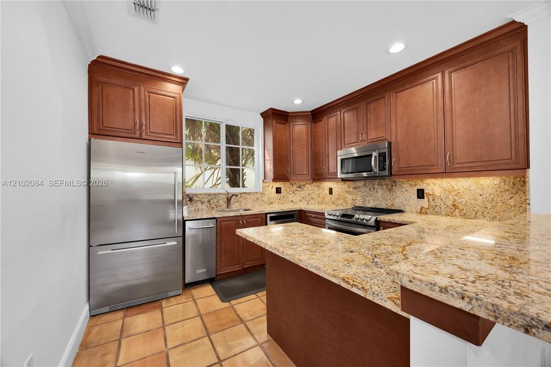 En Venta: $725,000 (2 camas, 2 baños, 1560 Pies cuadrados)