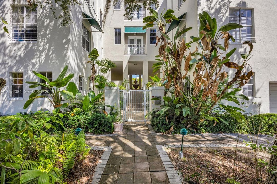 En Venta: $725,000 (2 camas, 2 baños, 1560 Pies cuadrados)