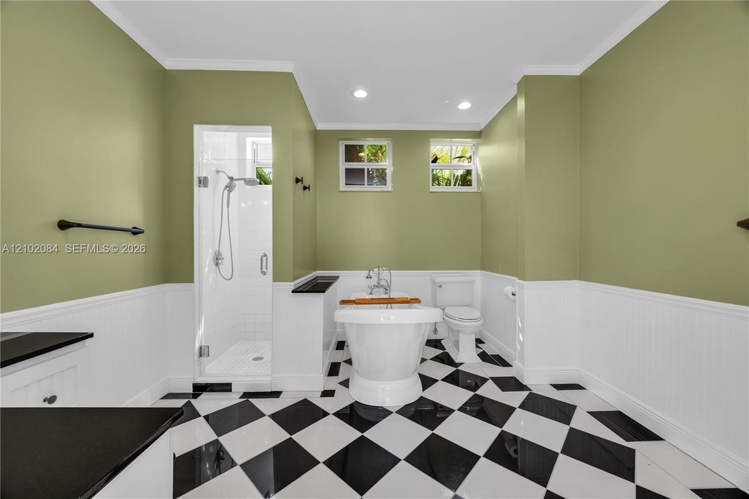 En Venta: $725,000 (2 camas, 2 baños, 1560 Pies cuadrados)