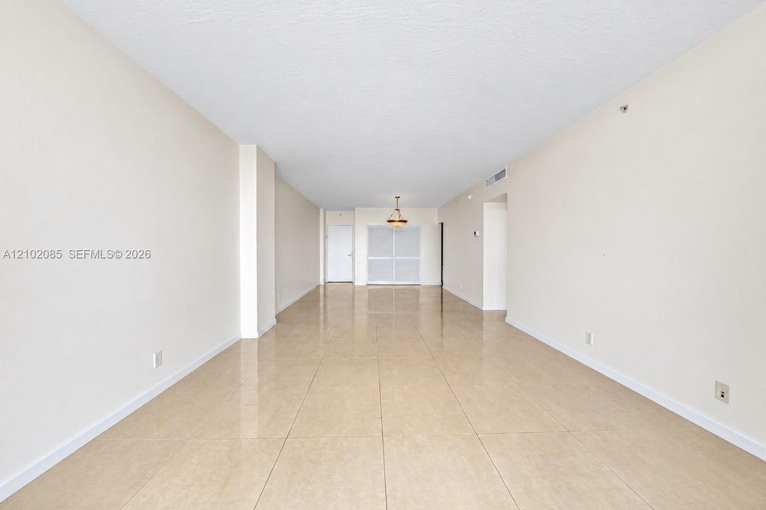 En Venta: $329,000 (1 camas, 1 baños, 906 Pies cuadrados)