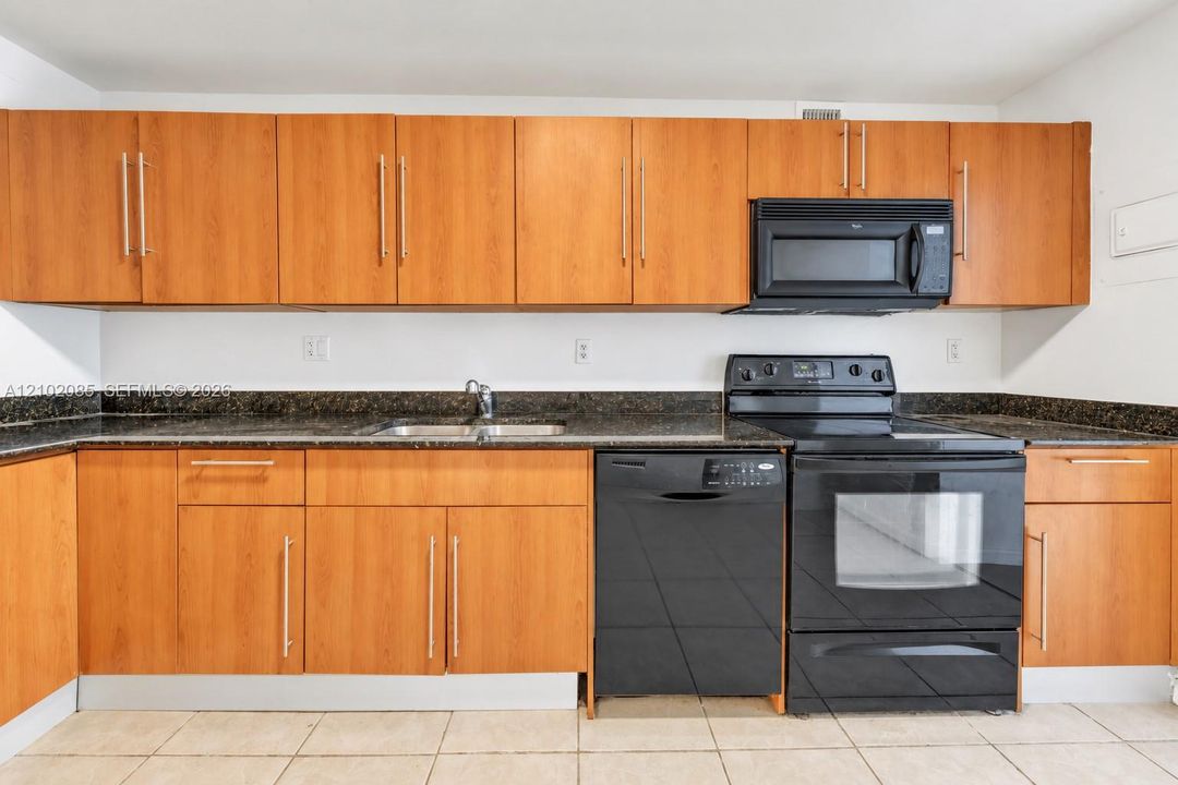 En Venta: $329,000 (1 camas, 1 baños, 906 Pies cuadrados)