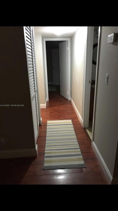 На продажу: $225,000 (2 спален, 1 ванн, 1100 Квадратных фут)