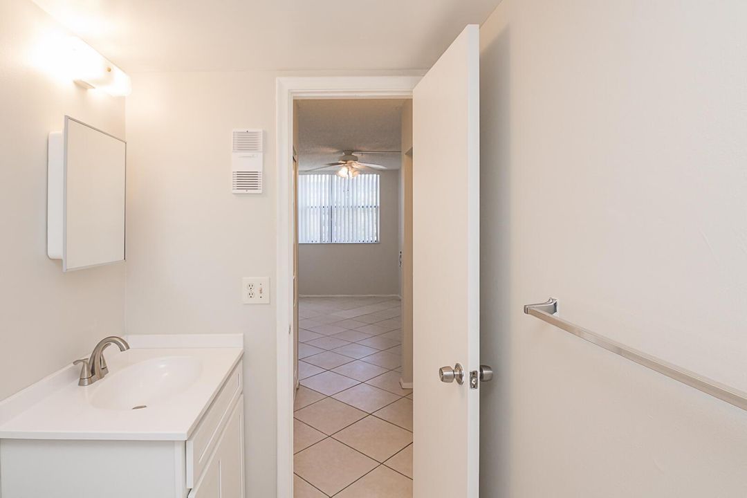 2501 Riverside Drive 209_-9.jpg-2026-10-