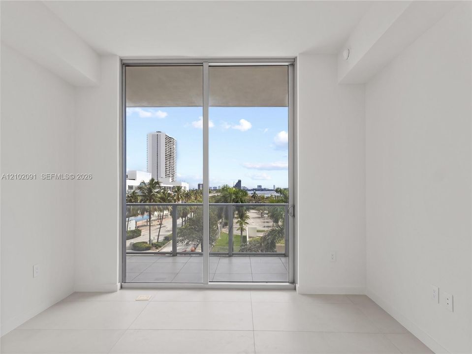 В аренду: $5,600 (1 спален, 2 ванн, 1060 Квадратных фут)
