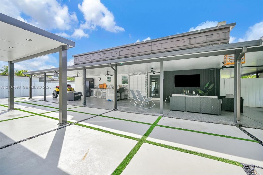 Active With Contract: $3,500 (3 beds, 1 baths, 1274 Square Feet)