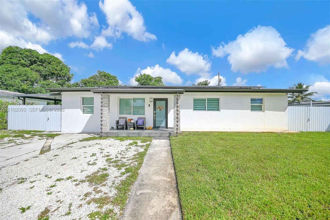 Active With Contract: $3,500 (3 beds, 1 baths, 1274 Square Feet)