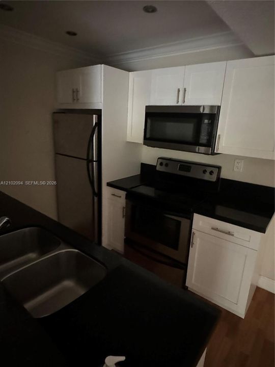 В аренду: $1,700 (1 спален, 1 ванн, 586 Квадратных фут)