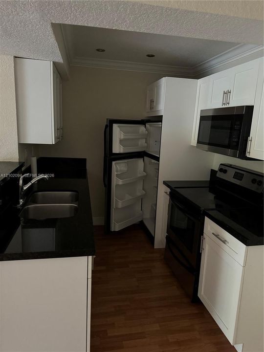 В аренду: $1,700 (1 спален, 1 ванн, 586 Квадратных фут)
