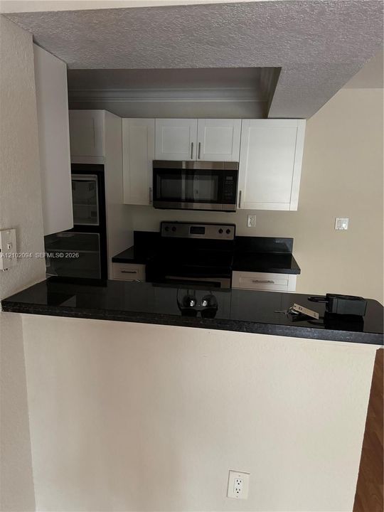В аренду: $1,700 (1 спален, 1 ванн, 586 Квадратных фут)