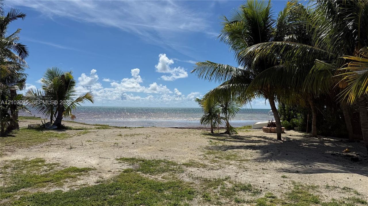 For Sale: $2,200,000 (3 beds, 2 baths, 1404 Square Feet)