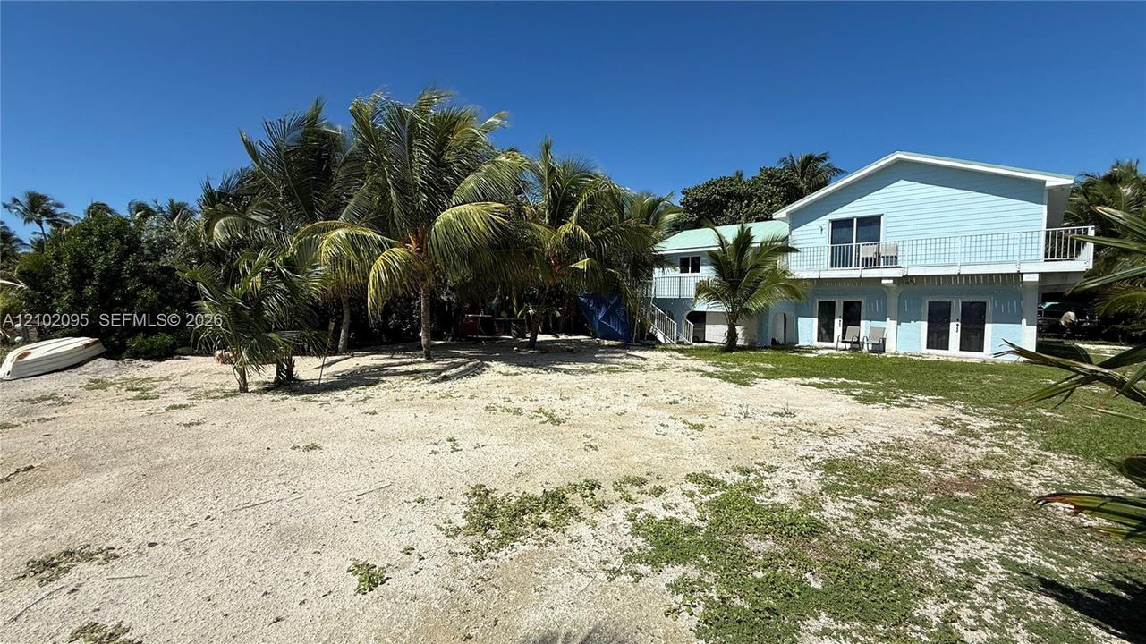 For Sale: $2,200,000 (3 beds, 2 baths, 1404 Square Feet)
