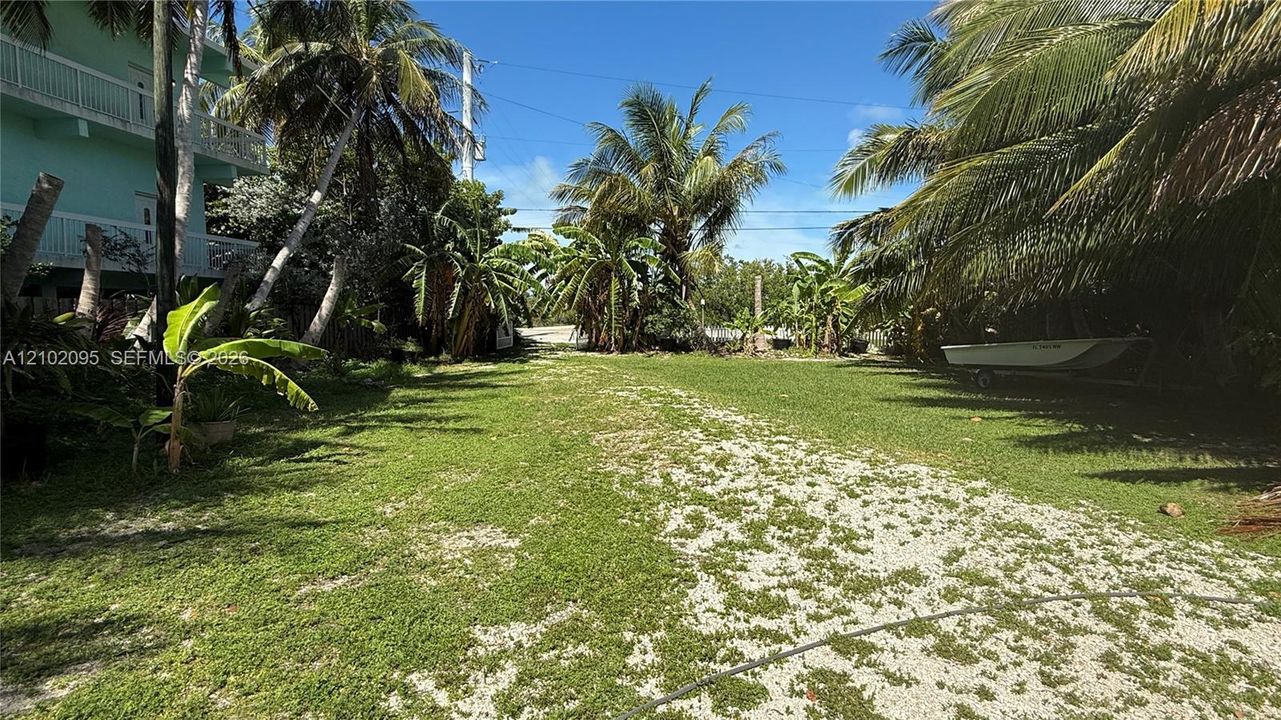 For Sale: $2,200,000 (3 beds, 2 baths, 1404 Square Feet)