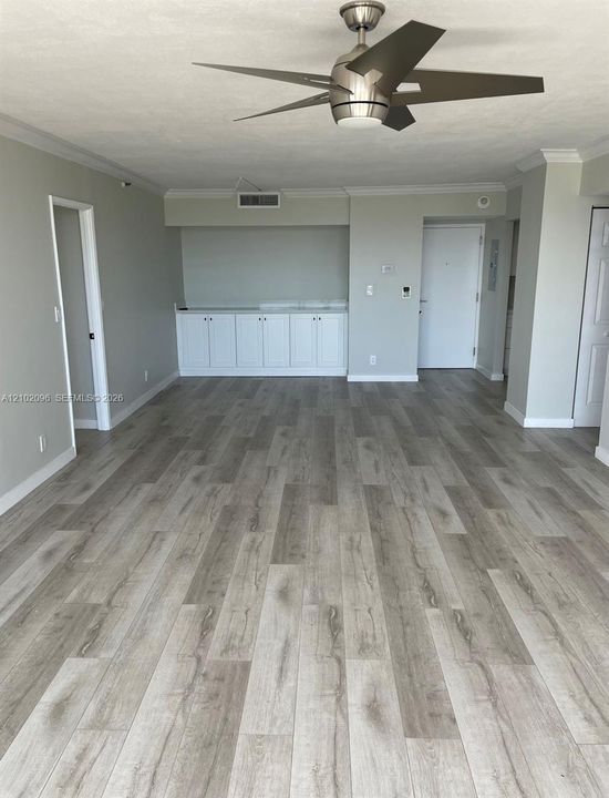 For Sale: $359,900 (2 beds, 2 baths, 1213 Square Feet)
