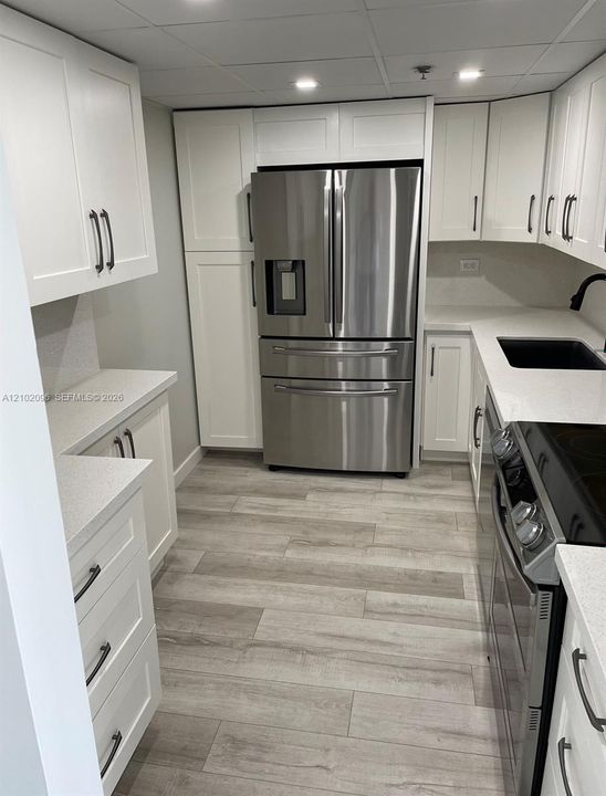 For Sale: $359,900 (2 beds, 2 baths, 1213 Square Feet)